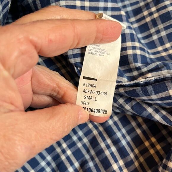 IZOD Men's Non-Iron Stretch Button Down Shirt Navy Blue Checkered Size Small - Picture 8 of 9